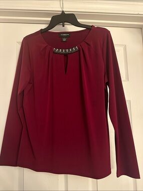 Liz Claiborne Burgundy Long Sleeve Jewel-Neck Top